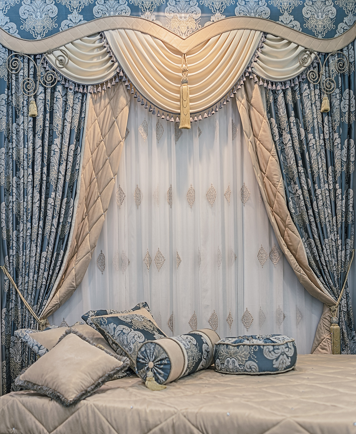 Classic vintage curtains – Homestore